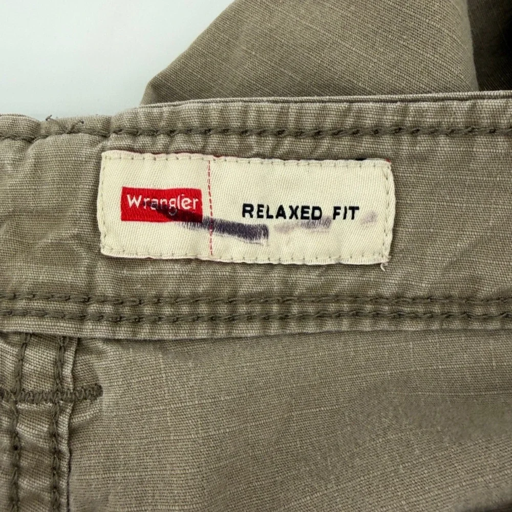Wrangler Cargo Pants Mens 44x30 Brown Relaxed Fit Cotton Stretch Utility Trouser